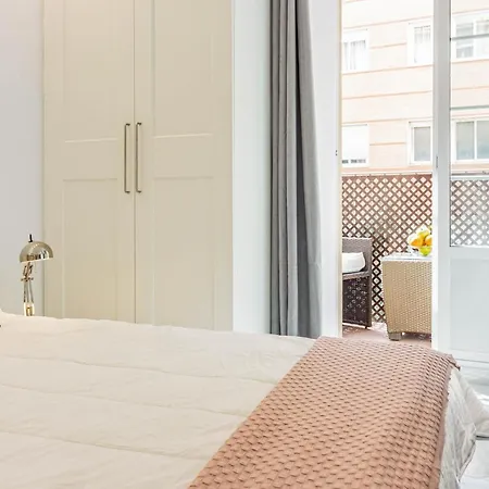 Arriola Con Terraza Freshapartments マラガ