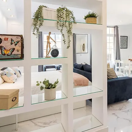 Arriola Con Terraza Freshapartments マラガ